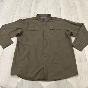 Men's Olive Green Button-Up Shirt